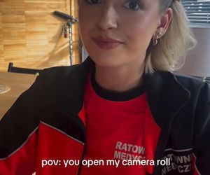 Na sygnale na planie. Britney (Paulina Zwierz)