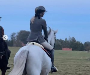 Agnieszka Woźniak-Starak wyglądała jak z brytyjskiej arystokracji. Co za luksus!