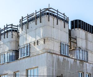 Nadbudowa kamienicy na Gocławku w Warszawie