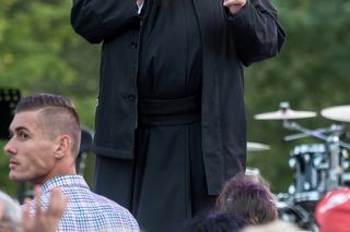 Ministrowie na imprezie u Rydzyka