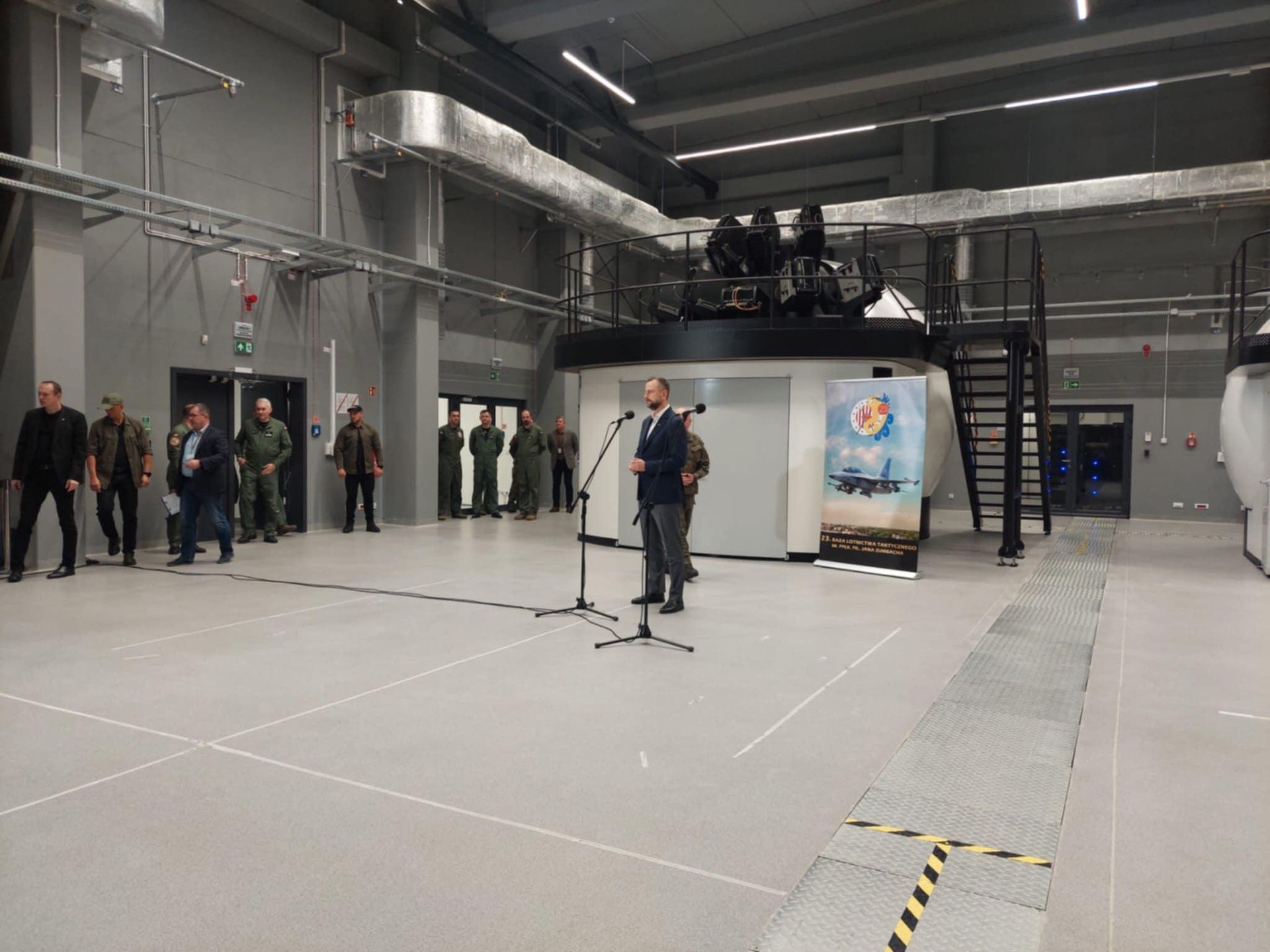 Władysław Kosiniak-Kamysz w Ośrodku Szkolenia Symulatorowego FA-50.
