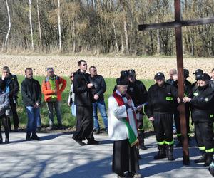 Droga Krzyżowa z Nowej Słupi na Święty Krzyż