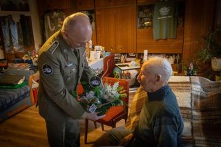 Życzenia dla najstarszego czołgisty w Polsce