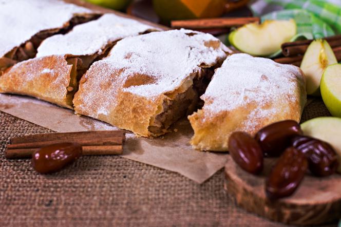 Strudel jabłkowy z ciasta francuskiego