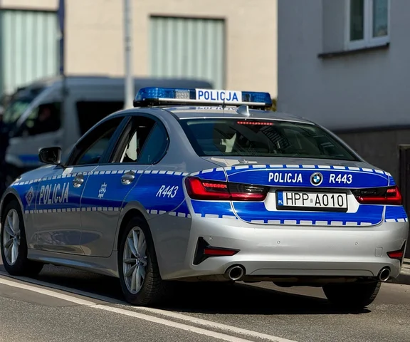 Agresywny mężczyzna w pobliżu katowickiej uczelni. Miał noże