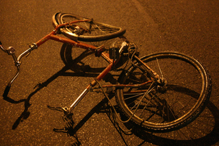 Tragiczny wypadek na Podhalu. Młodzi ludzie jechali na rowerach, 22-latek nie żyje