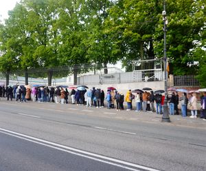 Noc Muzeów 2025. Wielkie kolejki do placówek stoją w stolicy ZDJĘCIA