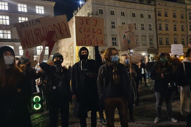Strajk Kobiet w Krakowie. Protest na Rynku Głównym [27.10.2020]