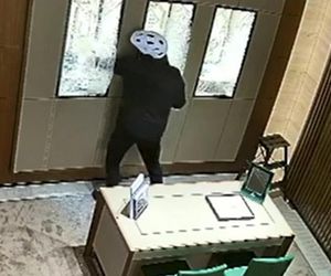 W 1,5 minuty zrabowali zegarki warte 2 miliony. Nagranie z zuchwałego skoku na jubilera w Galerii Mokotów