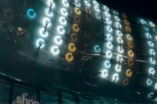 Fasada medialna zintegrowana z budynkiem. Kunsthaus, Graz, proj. Spacelab Cook-Fournier 