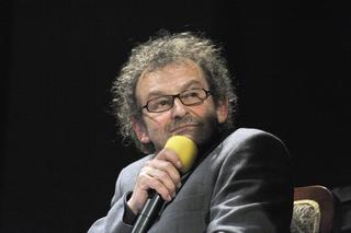 Satyryk-Legenda o nietuzinkowym stylu bycia. Tak na przestrzeni lat zmieniał się Andrzej Poniedzielski. Co za metamorfoza! 