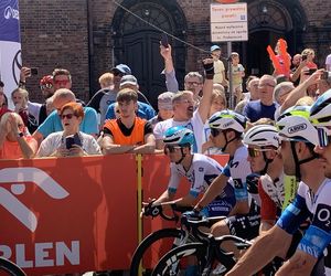 Start Tour de Pologne w Katowicach. Nikiszowiec jak kolarskie miasteczko