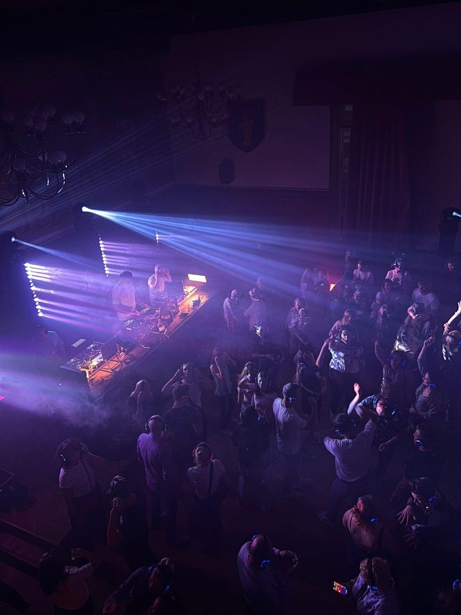 To pierwsza taka impreza w Olsztynie. Tłumy na Silent Disco w… ratuszu