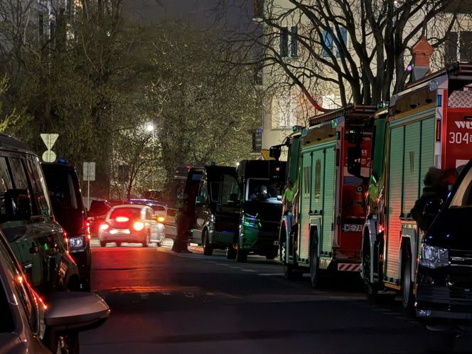Antyterroryści na Grzybowskiej. Pilna akcja policji, jedna osoba zatrzymana