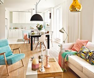 Dwupoziomowe mieszkanie w pastelach. Elegancki apartament tuż obok płockiej starówki