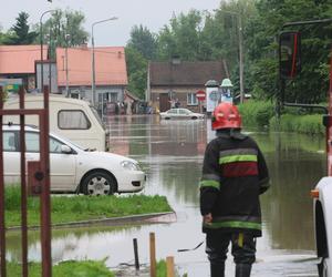 Wielka woda wdzierała się do domów. 14 lat temu Kraków i Małopolska walczyły z powodzią