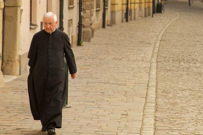Życzenia dla księży na Wielki Czwartek 2022: Czego życzyć kapłanowi? Zobacz najlepsze życzenia dla księdza