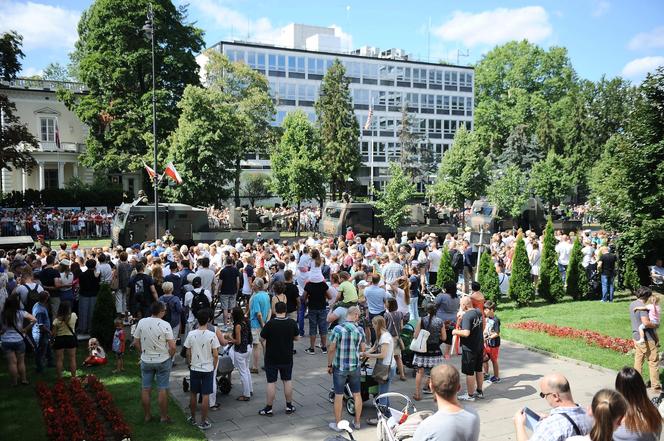 Kierowcy w gigantycznych tarapatach! Defilada z okazji Święta Wojska Polskiego zablokuje miasto