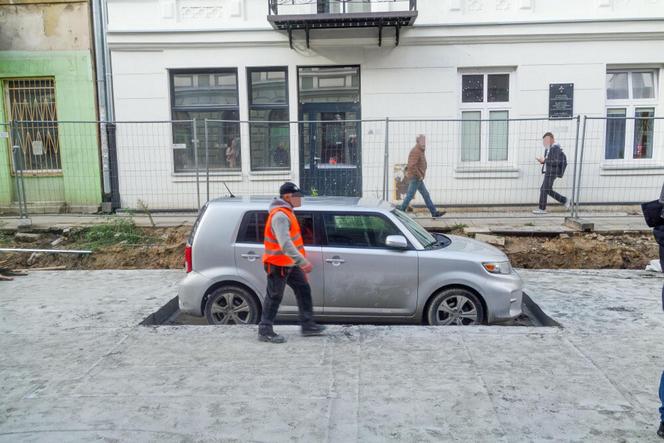 W Tarnowskich Górach betonowali samochody, nim to się stało modne w Łodzi...