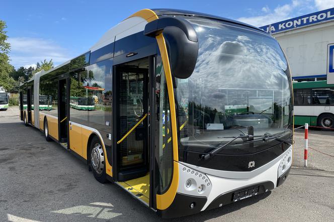 Testy ogromnego autobusu w Szczecinku 