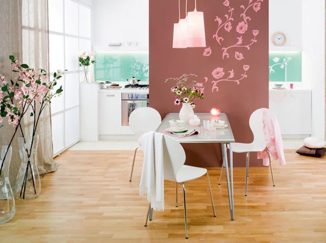 Aranżacja kuchni i jadalni w stylu romantycznym. Zobacz, jak połączyć kuchnię z jadalnią