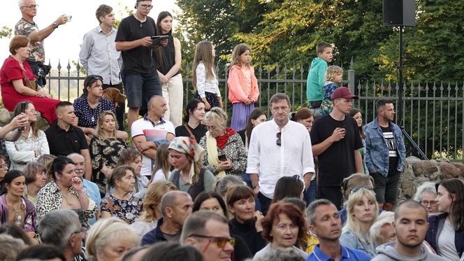 Zwieńczeniem teatralnego weekendu była niedzielna prezentacja egzaminu studentów III roku aktorstwa Uniwersytetu Andrzeja Frycza Modrzewskiego pt. „Prorok Ilja – nieprawdopodobna historia w XIV scenach”