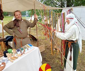 Odbywający się w Mrozach Festyn Archeologiczny to wydarzenie, które z roku na rok przyciąga coraz więcej umieszkańców regionu i turystów