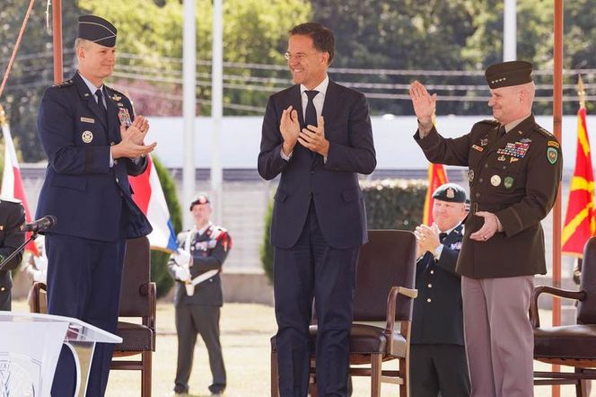 Zmiana na stanowisku Naczelnego Dowódcy Sił NATO