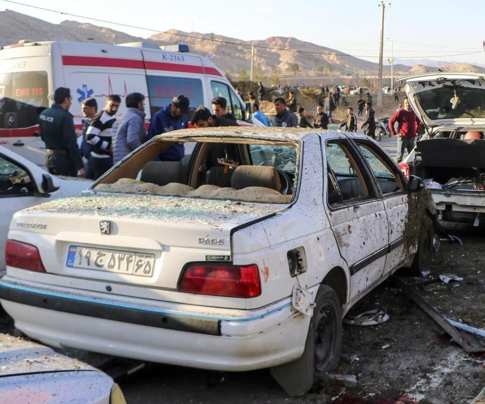 Atak terrorystyczny podczas uroczystości rocznicowych w Iranie