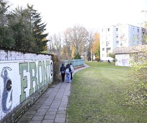 Porywacze dzieci grasują w Warszawie?! „Próbowali nakłonić 9-latka, żeby wsiadł do auta”. Rodzice przerażeni