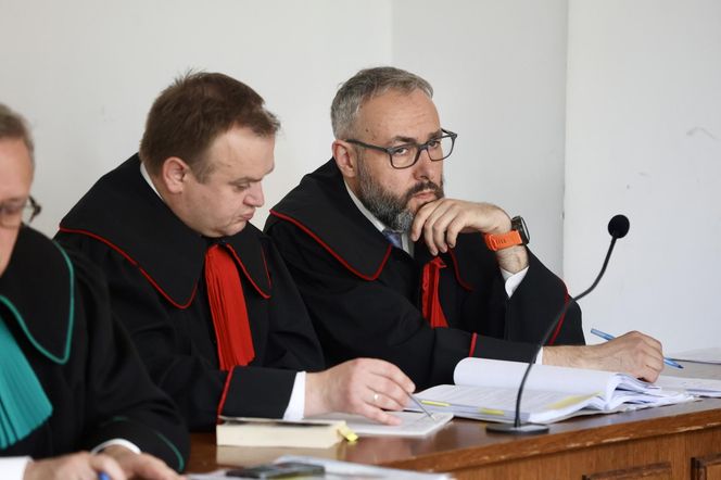 Publiczna rozprawa Kucharski - Lewandowski