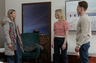 Pierwsza miłość odc. 4028. Kaja (Elżbieta Trzaskoś), Oskar (Filip Gurłacz), Kalina (Magdalena Wieczorek)