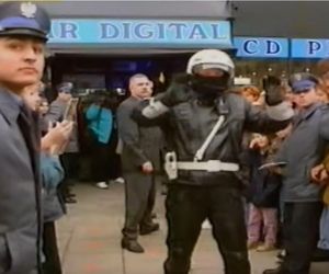 Michael Jackson zmarł 16 lat temu. Gdy odwiedził Polskę, wszyscy wstrzymali oddech. Te zdjęcia zachwycają