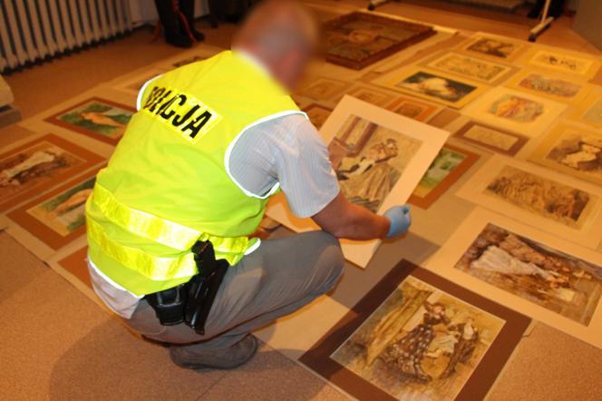 Policjanci odzyskali dzieła sztuki zrabowane z mieszkania poznańskiego kolekcjonera