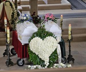 Kobyla Góra, pogrzeb zamordowanych sióstr 