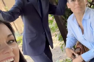 M jak miłość. Kinga (Katarzyna Cichopek), Magda (Anna Mucha), Andrzej Budzyński (Krystian Wieczorek) na planie