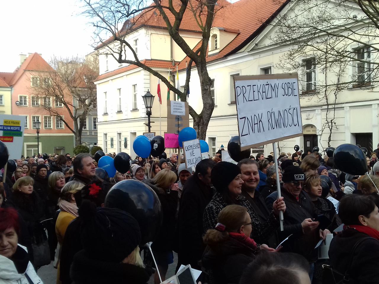 W Dzień Kobiet wyszły na ulice. W Zielonej Górze odbył się Międzynarodowy Strajk Kobiet [AUDIO + ZDJĘCIA]