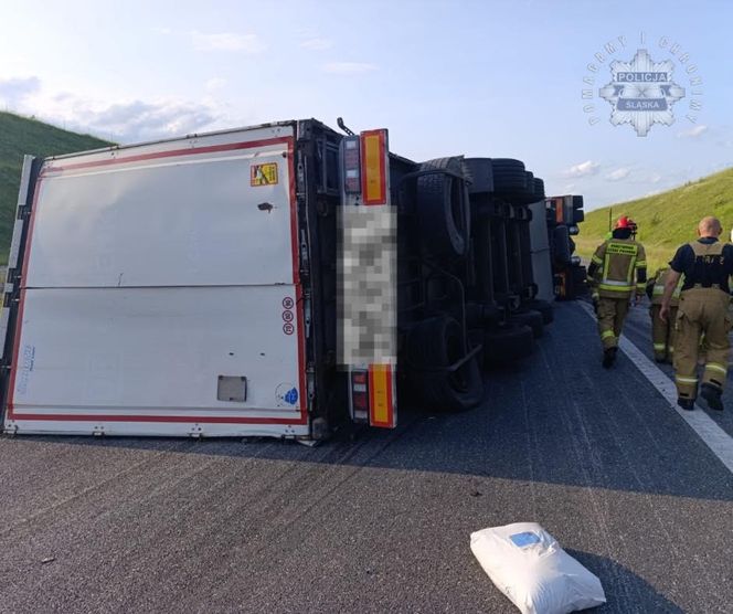 Wypadek ciężarówki na A1 przed węzłem Pyrzowice