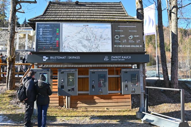 Zakopane. Centrum przesiadkowe w Kuźnicach. Słynna "patelnia"