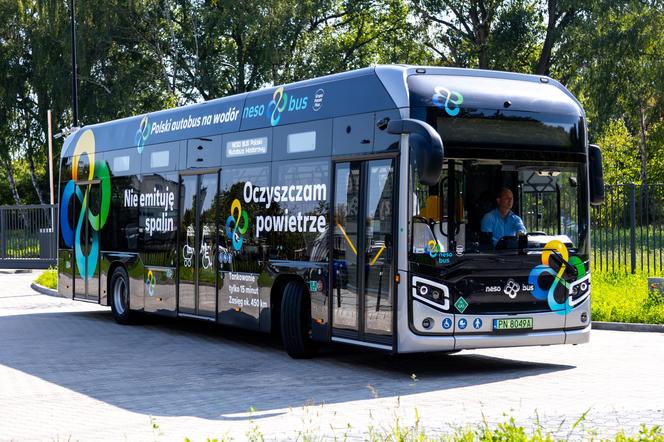 Pierwsza stacja tankowania wodoru w Polsce – autobus na wodór