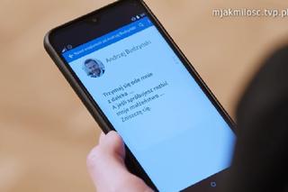 M jak miłość odc. 1727. SMS, który Julia (Marta Chodorowska) wysyła z telefonu Andrzeja 