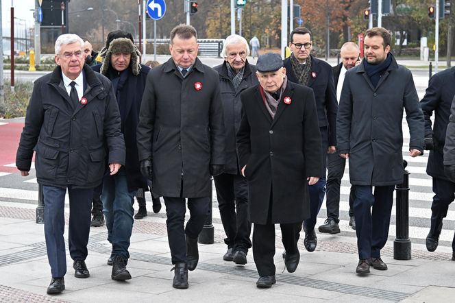 Jarosław Kaczyński wraz z delegacją PiS złożył wieńce przed pomnikami Ojców Niepodległości