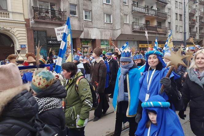 Obchody Trzech Króli w Łodzi. Pochód wzdłuż Piotrkowskiej