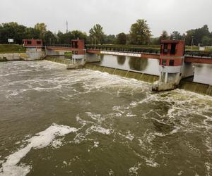 Ulewne deszcze nad Polską. Przybywa wody w rzekach 