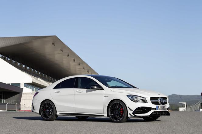 Mercedes-Benz CLA lifting 2016