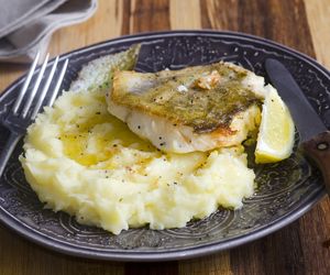 Mintaj pieczony w folii: łatwy przepis