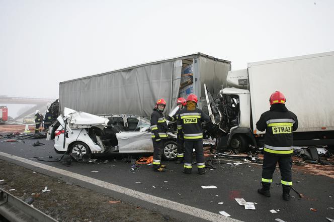 Karambol na autostradzie pod Piotrkowem Trybunalskim