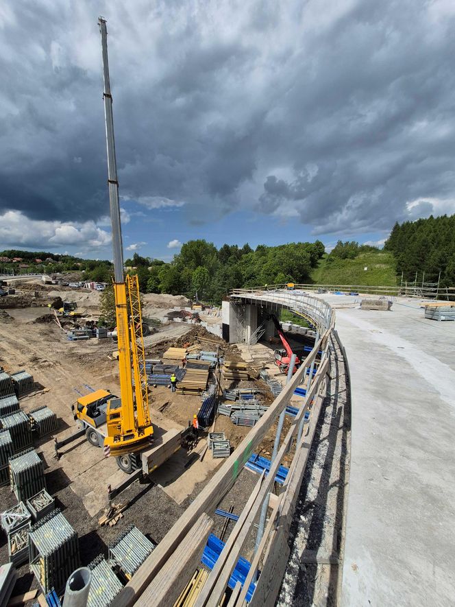 GDDKiA ostrzega kierowców przed utrudnieniami na zakopiance. Prace przy wiadukcie na drodze krajowej