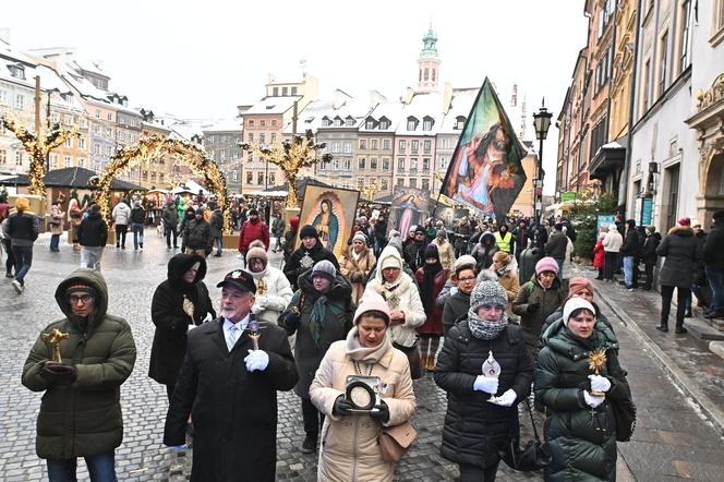 Wojownicy Maryi w pokutnej procesji różańcowej