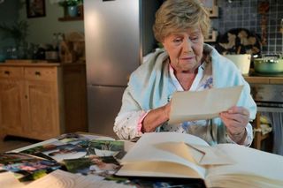 M jak miłość. Odnaleziony list Lucjana do Barbary na imprezie u Mostowiaków. Oto, co się wydarzy w odcinku specjalnym - ZDJĘCIA, ZWIASTUN